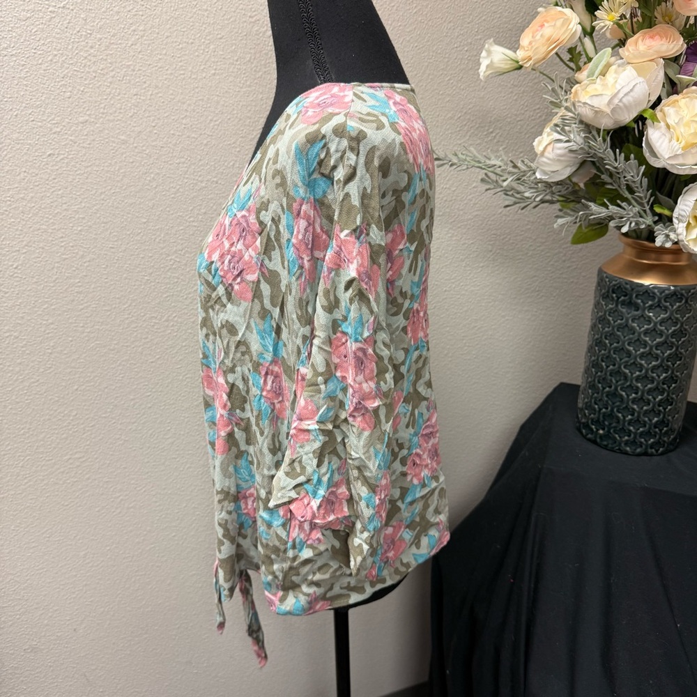 Ariat Floral Camo Tie Front V Neck Top Western Boho Blouse - Picture 2 of 8